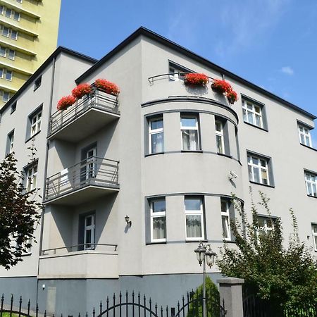 Hostel Gwarek كاتوفيتسه المظهر الخارجي الصورة