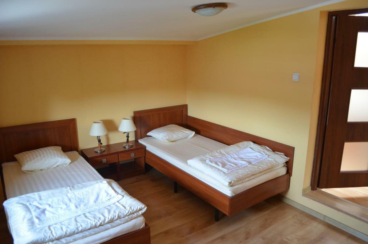 Hostel Gwarek كاتوفيتسه المظهر الخارجي الصورة