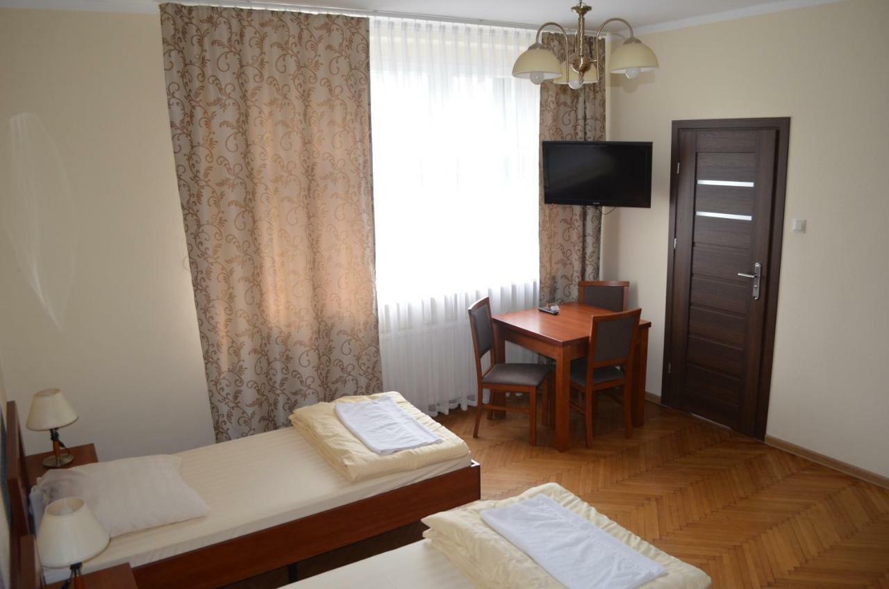 Hostel Gwarek كاتوفيتسه المظهر الخارجي الصورة
